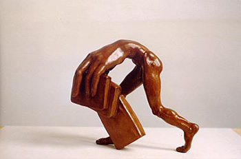 Handmensch mit mehreren B&uuml;chern